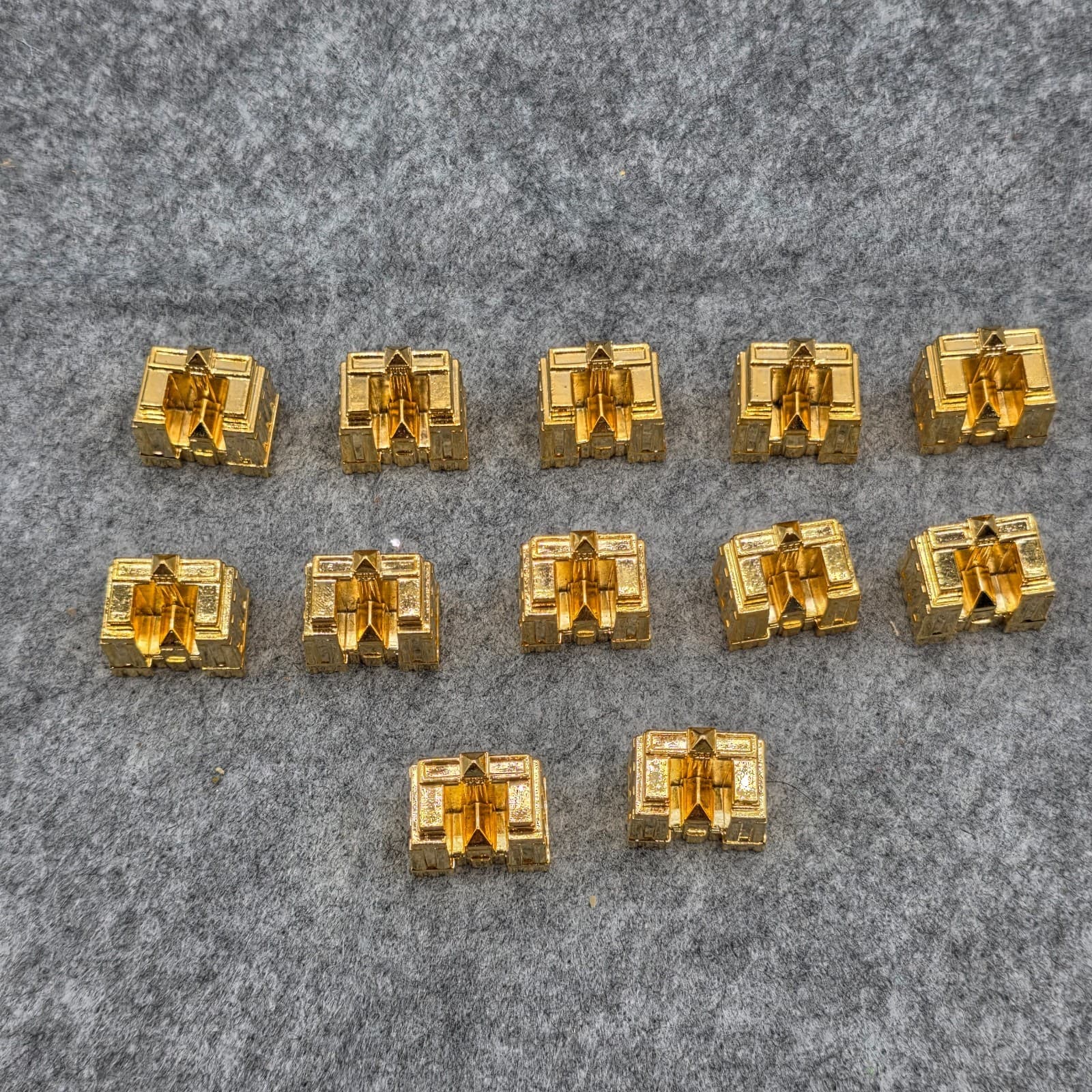 Franklin Mint Monopoly Collectors Edition Set of 12 Gold Plated Hotels - Thumbnail 2