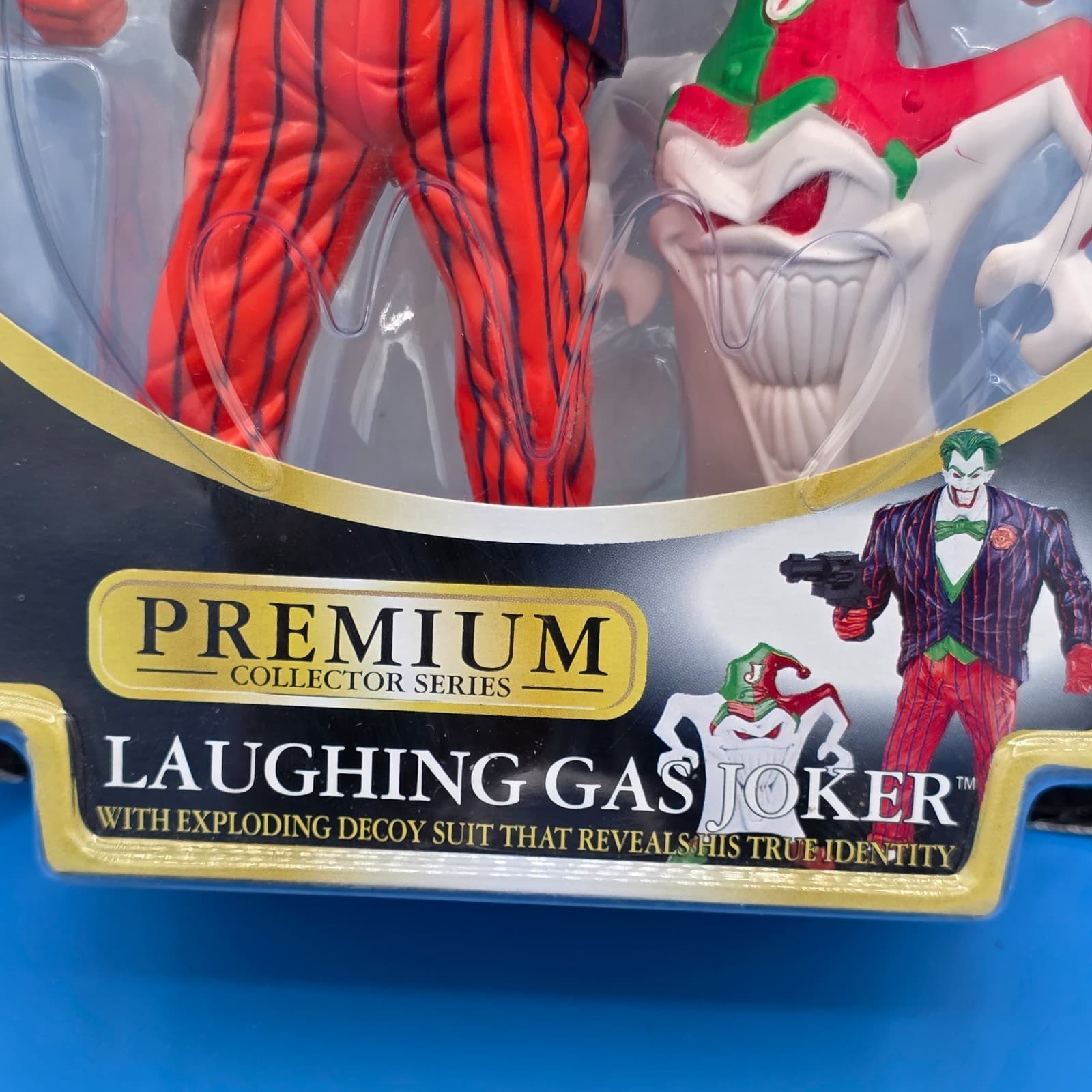 Batman Legends of the Dark Knight Laughing Gas Joker DC Kenner 1997 - Thumbnail 4