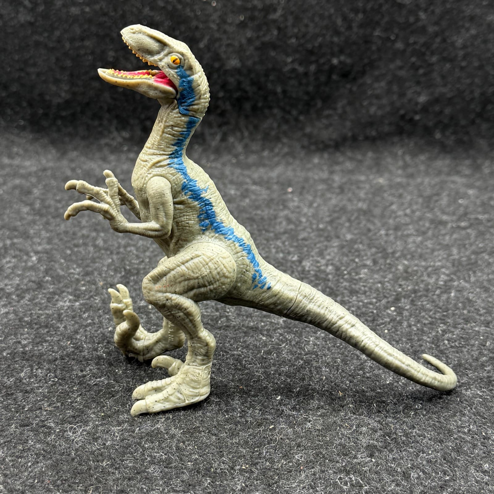 Jurassic World Action Figure Fallen Kingdom Attack Pack Velociraptor Blue