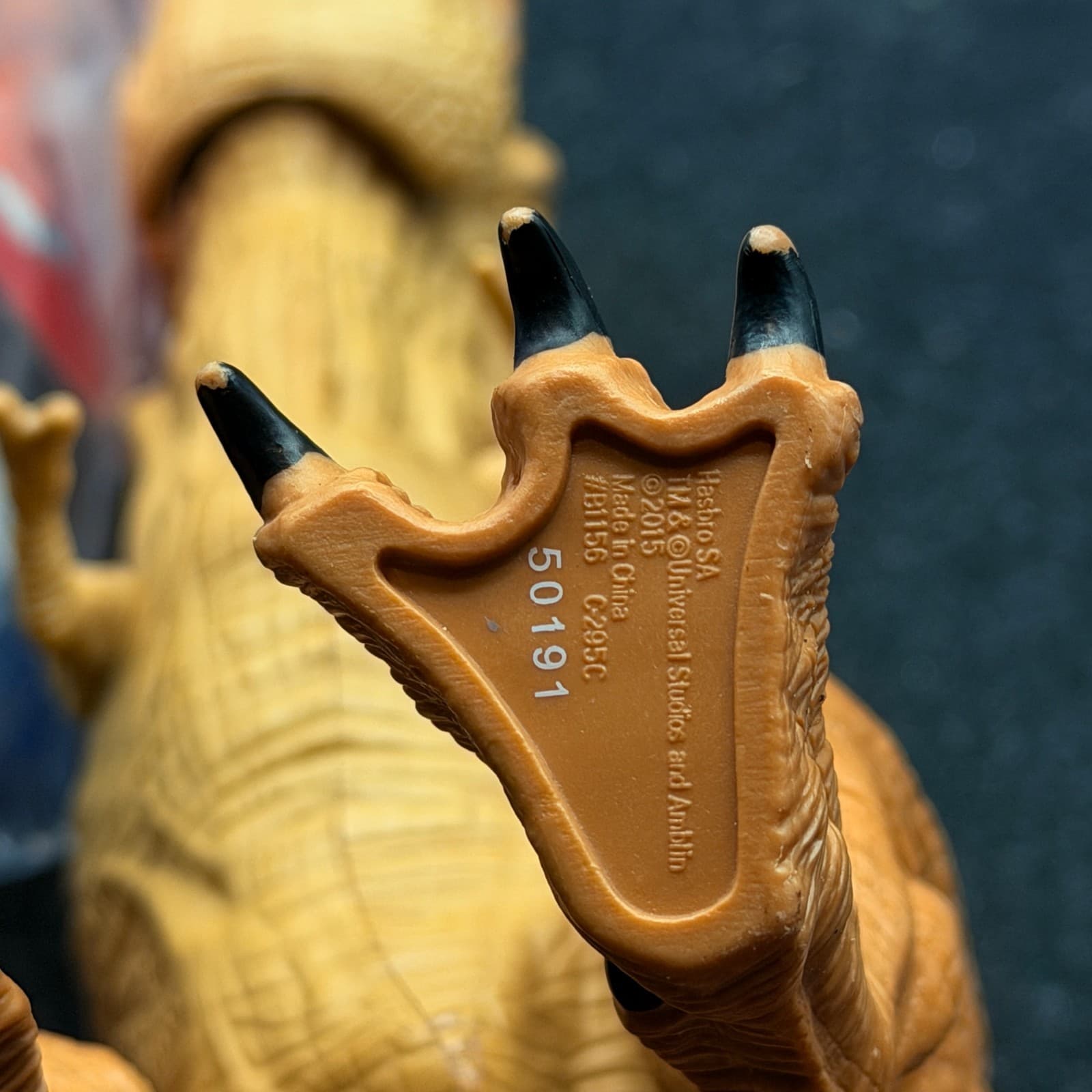 Hasbro Jurassic World T-Rex Action Figure 16" Biting Chomping Button #19161 - Thumbnail 9