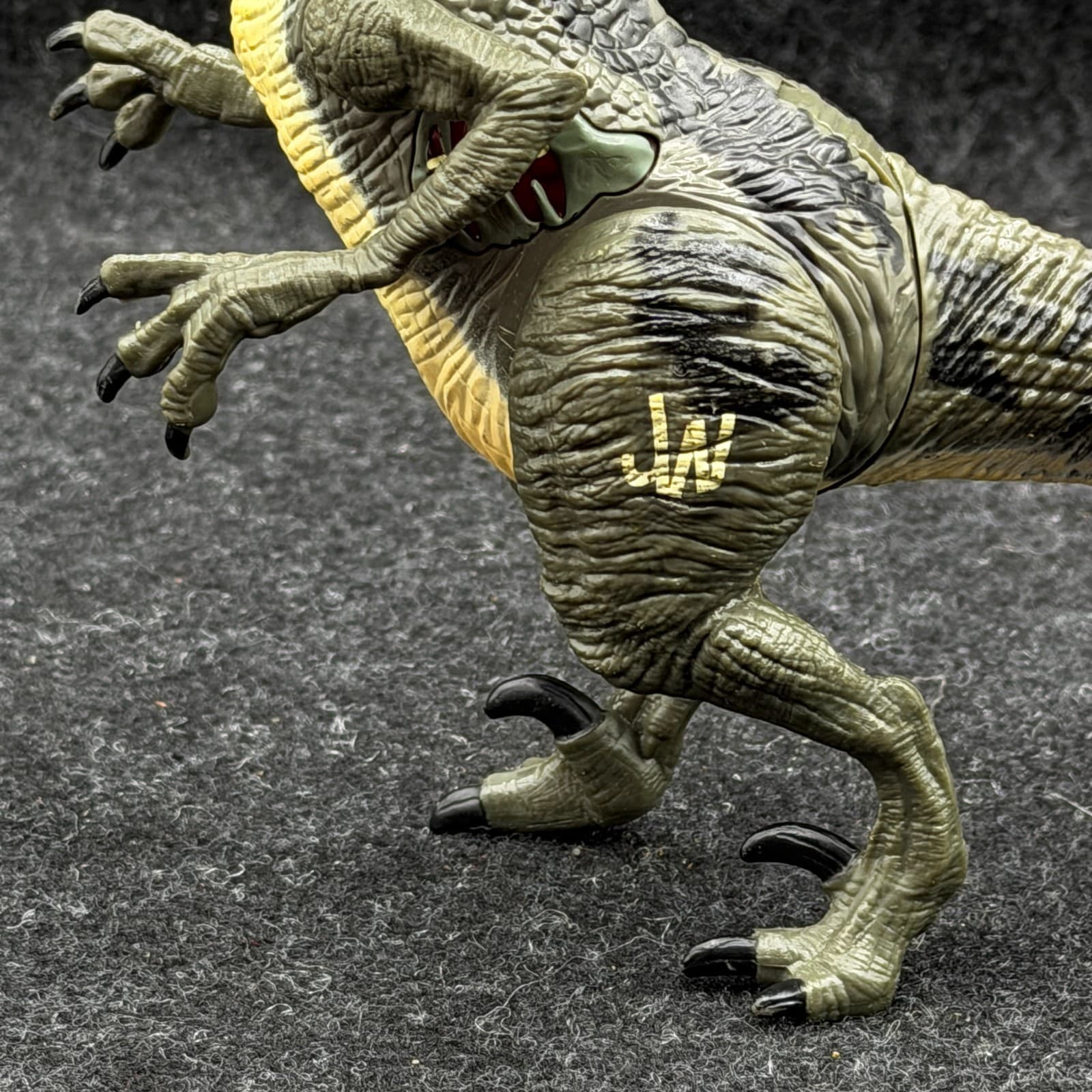 2015 Blue Alpha Electronic Velociraptor 7" Action Figure Jurassic World Park 4 - Thumbnail 2