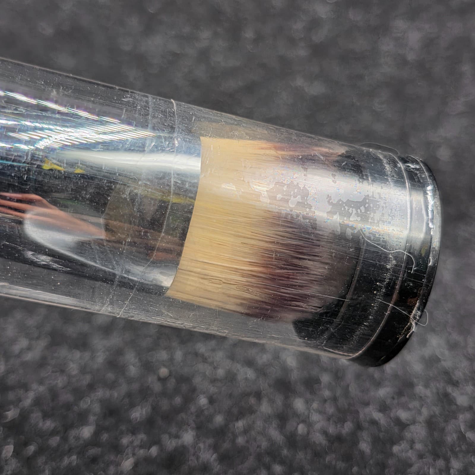 IT Cosmetics Round Powder Brush Synthetic Fiber Black Silver White in Clear Tube - Thumbnail 4