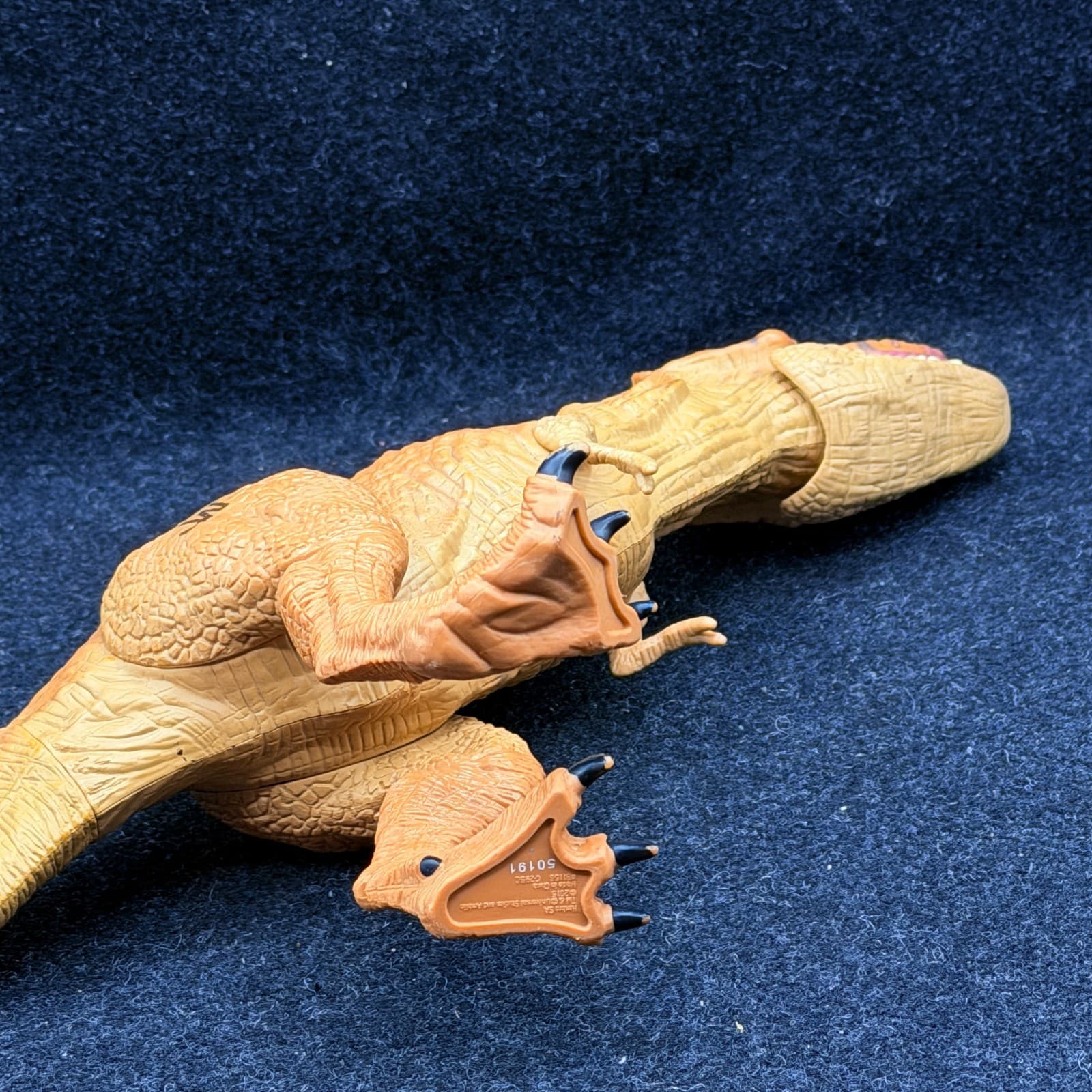 Hasbro Jurassic World T-Rex Action Figure 16" Biting Chomping Button #19161 - Thumbnail 8