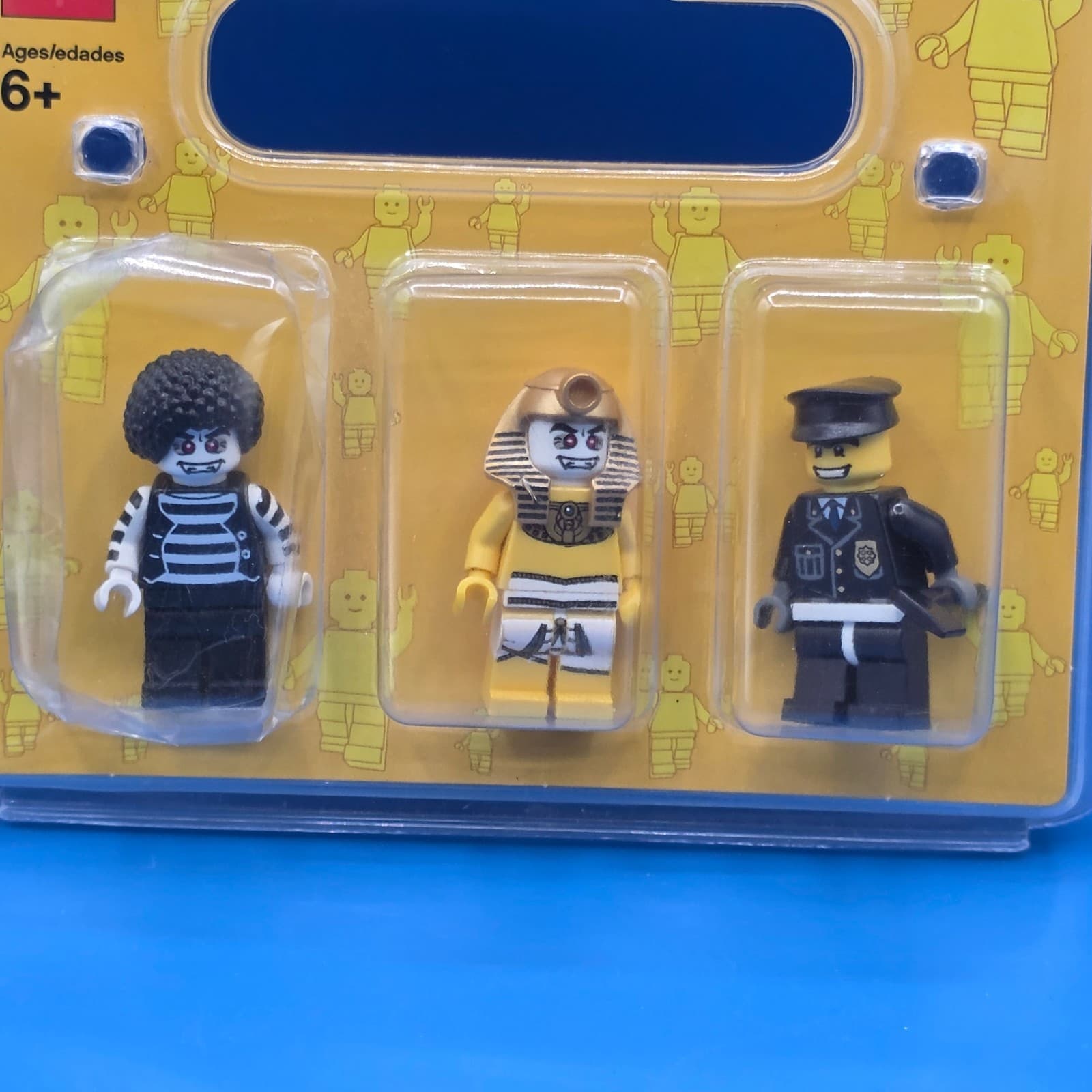 LEGO Mini-Figure 3-Pack Set 852766 Item - Thumbnail 2