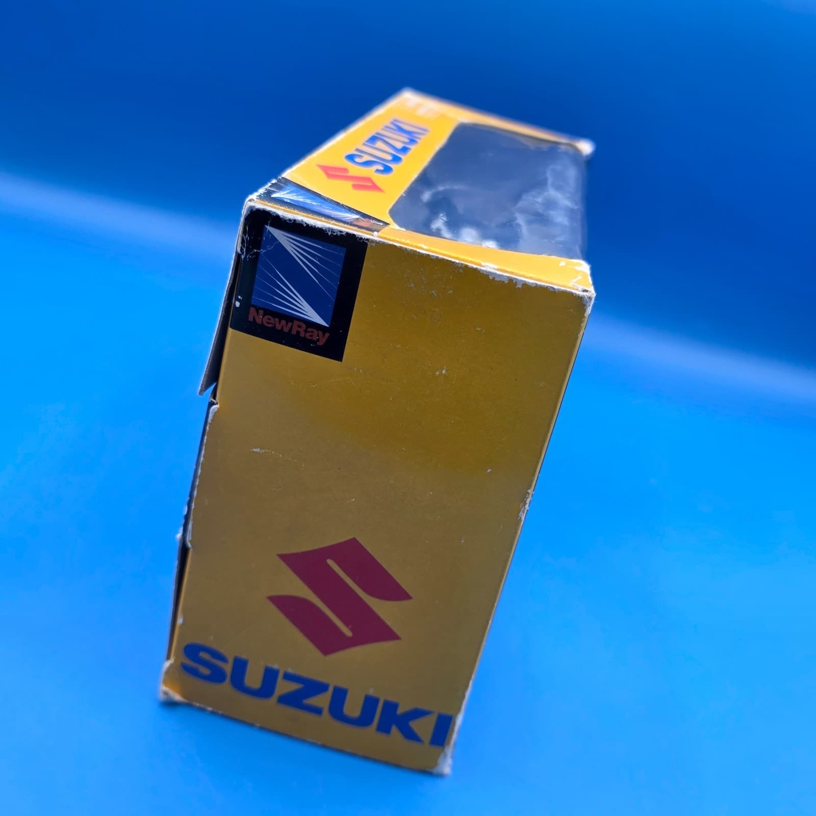 1/12 Scale SUZUKI GSX-R750 Diecast Motorcycle Miniature Car new - Thumbnail 5