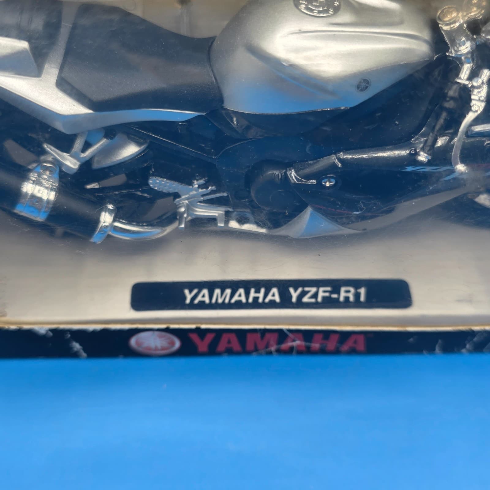 New - NewRay Road Rider Collection 1:12 Die-Cast Metal Yamaha Black/GrayYZF-R1 - Thumbnail 8