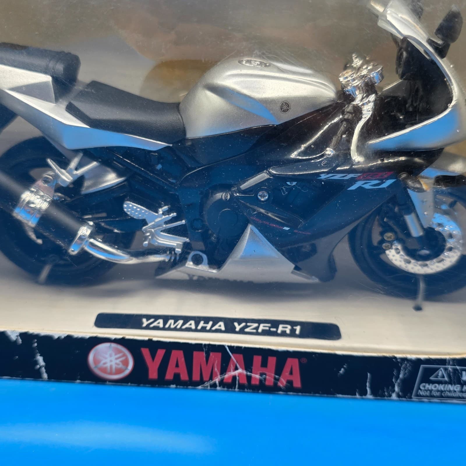New - NewRay Road Rider Collection 1:12 Die-Cast Metal Yamaha Black/GrayYZF-R1 - Thumbnail 2