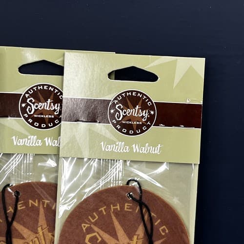 Scentsy Scent Circle Lot Car Air Freshener Vanilla Walnut 4 pack - Thumbnail 3