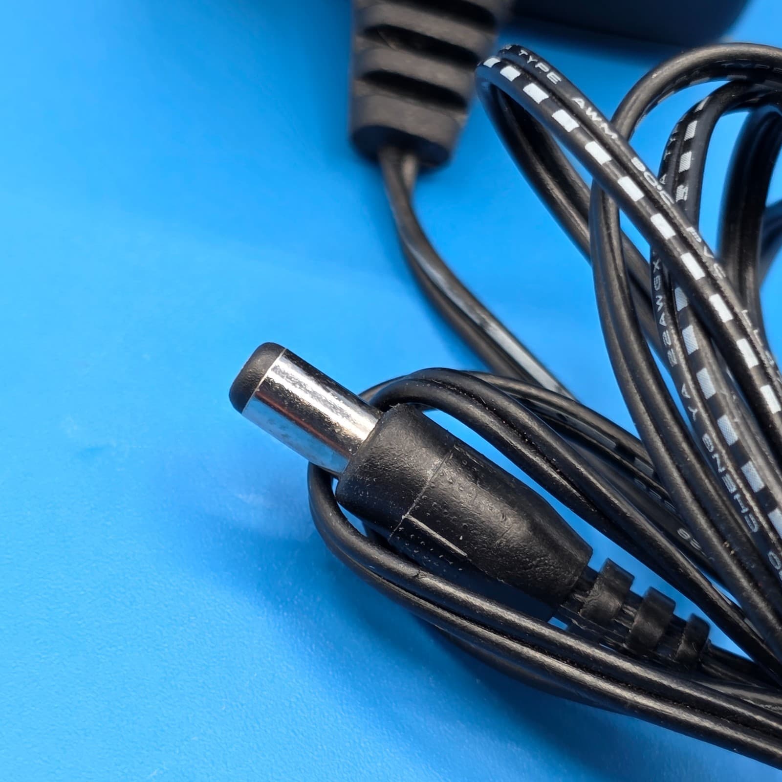 Commodore 251539-01/02 AC Power Supply Output 9.5V 1A 117V / 60HZ Taiwan - Thumbnail 3