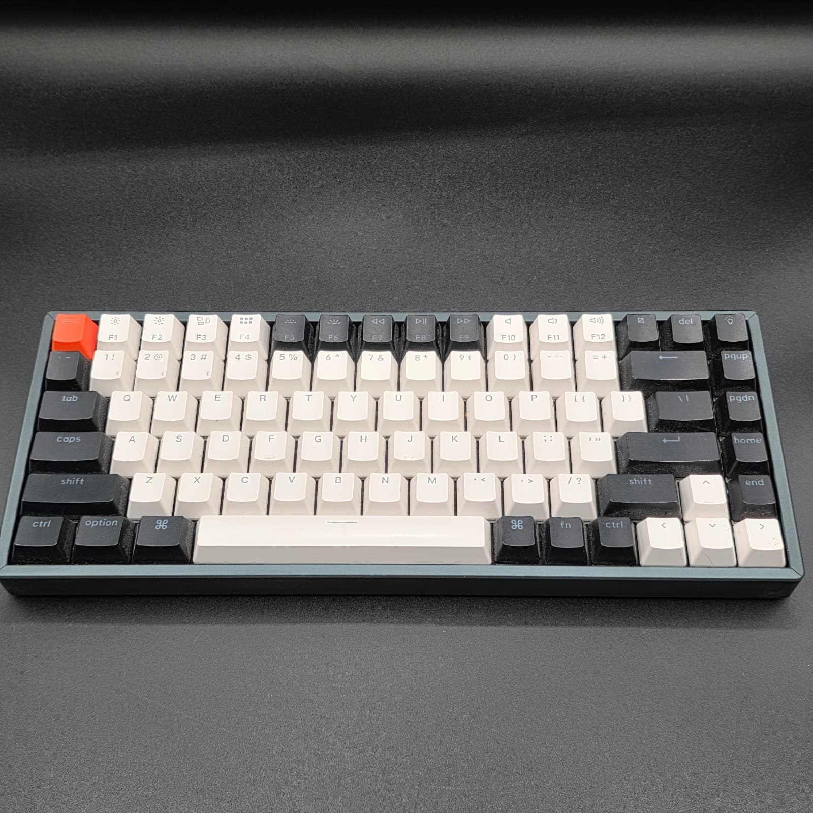 Keychron K2 75% Layout 84 Keys Hot-swappable Bluetooth Wireless/USB - Thumbnail 4