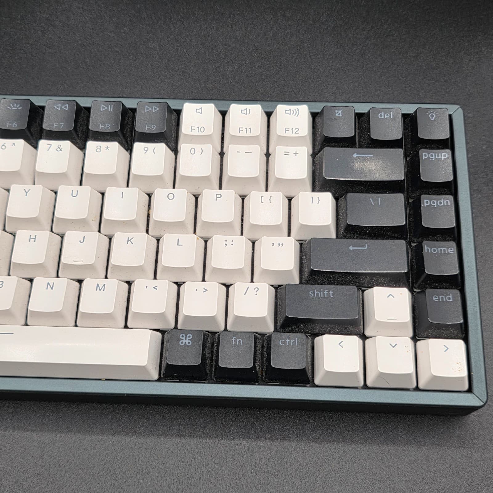 Keychron K2 75% Layout 84 Keys Hot-swappable Bluetooth Wireless/USB - Thumbnail 5