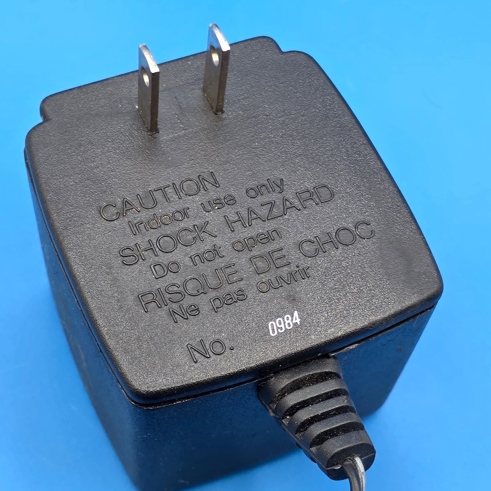 Commodore 251539-01/02 AC Power Supply Output 9.5V 1A 117V / 60HZ Taiwan - Thumbnail 4