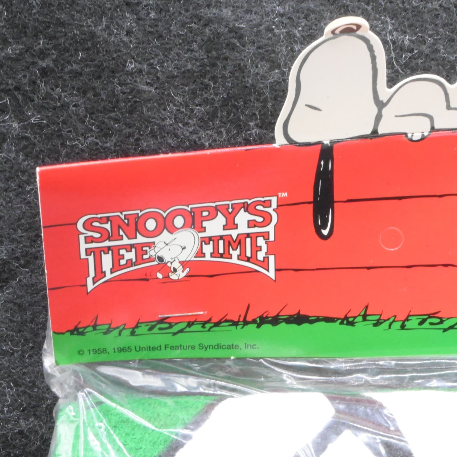 BRAND NEW Peanuts Snoopy Joe Cool golf towel - Thumbnail 3