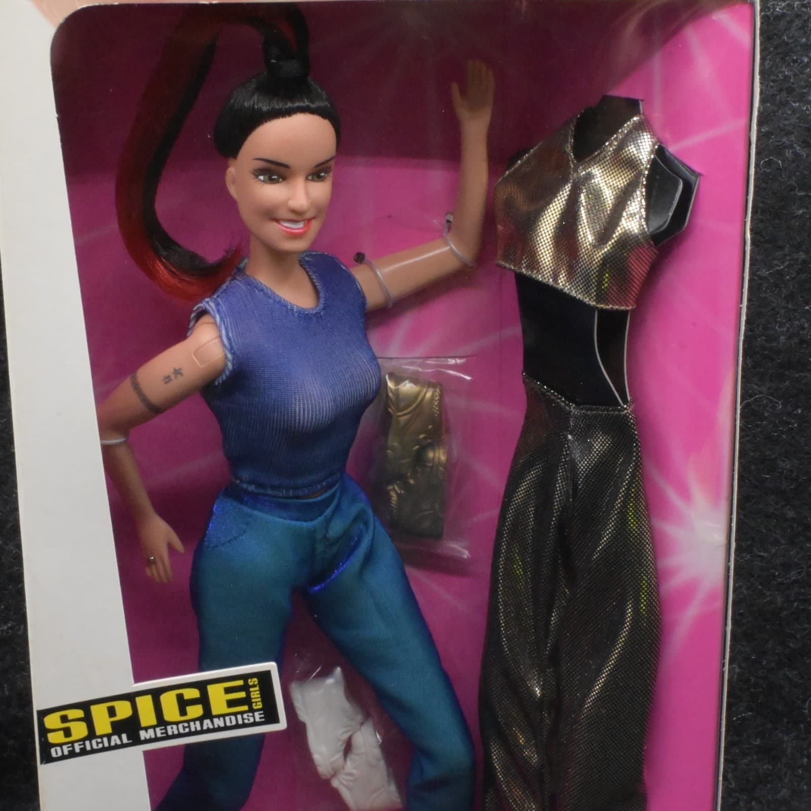 New Sealed Vtg 1998 Galoob Toys Spice Girls Spice It Up Doll SPORTY Spice NIB - Thumbnail 3