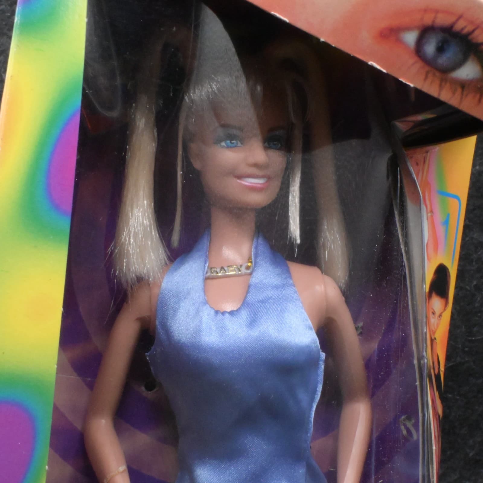 BABY SPICE DOLL ( EMMA )- SPICE GIRLS ON TOUR 1998 MADE BY GALOOB/ SEALED - Thumbnail 4