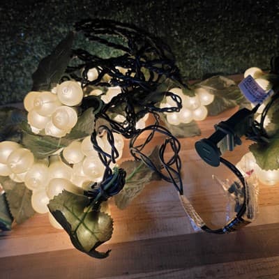 Lot of 2 White Grape Cluster Patio String Lights Of 10 Clusters With Leaves - Thumbnail 7