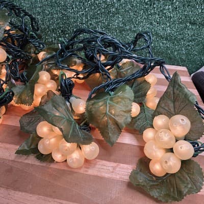 Lot of 2 White Grape Cluster Patio String Lights Of 10 Clusters With Leaves - Thumbnail 3