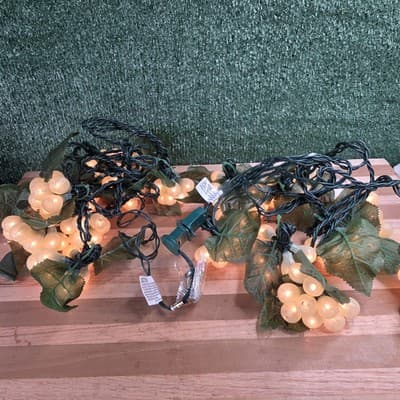 Lot of 2 White Grape Cluster Patio String Lights Of 10 Clusters With Leaves - Thumbnail 4