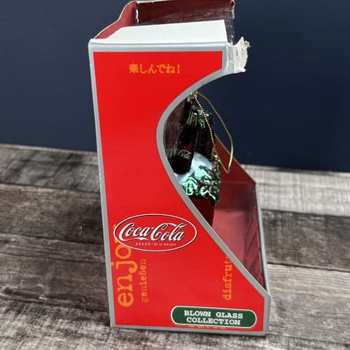 COKE ORNAMENT COCA COLA BLOWN GLASS RED COOLER GREEN BOW 6 BOTTLES CHRISTMAS - Thumbnail 7