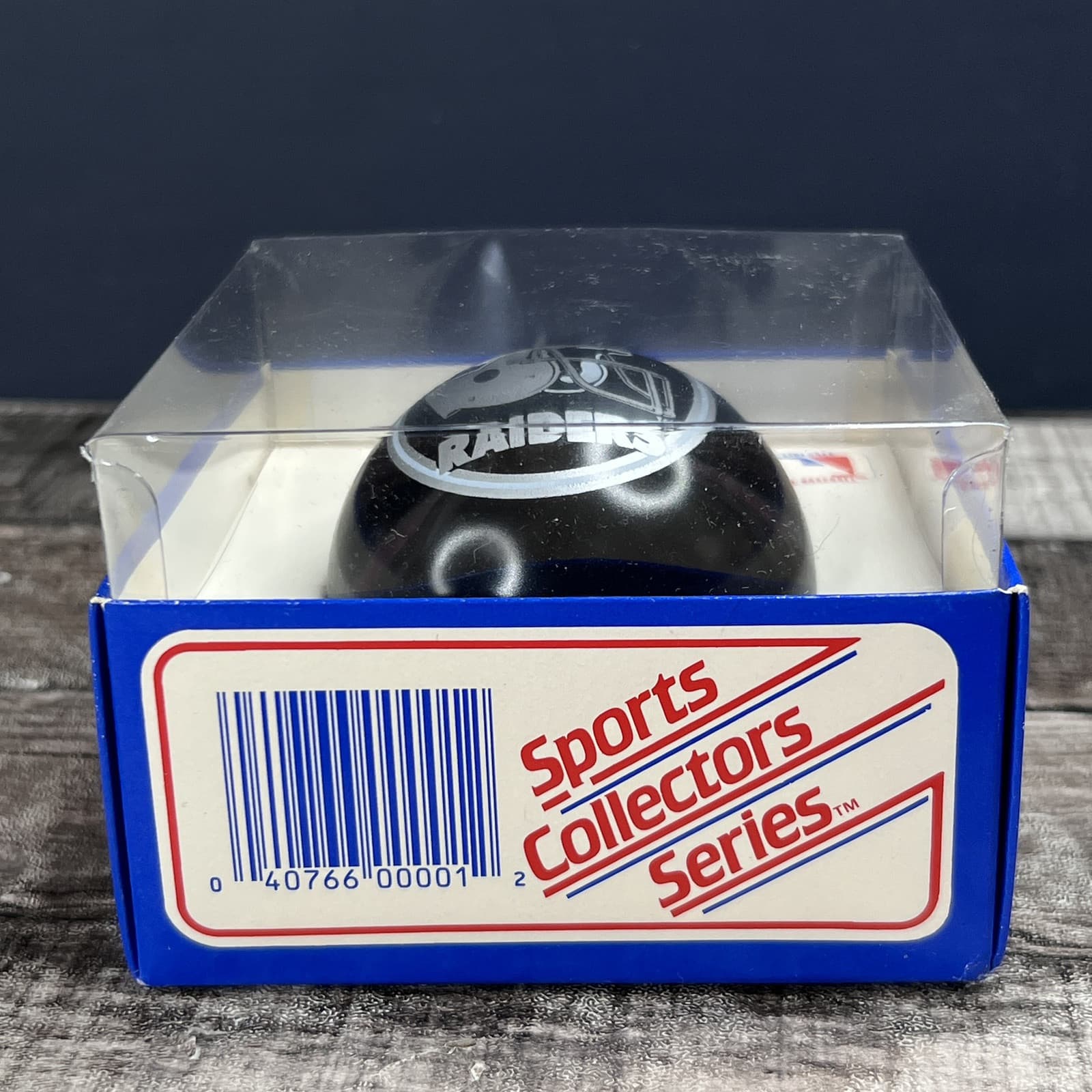 NFL Oakland Raiders Sports Collectors Glass Christmas Ornament in Original Box - Thumbnail 2