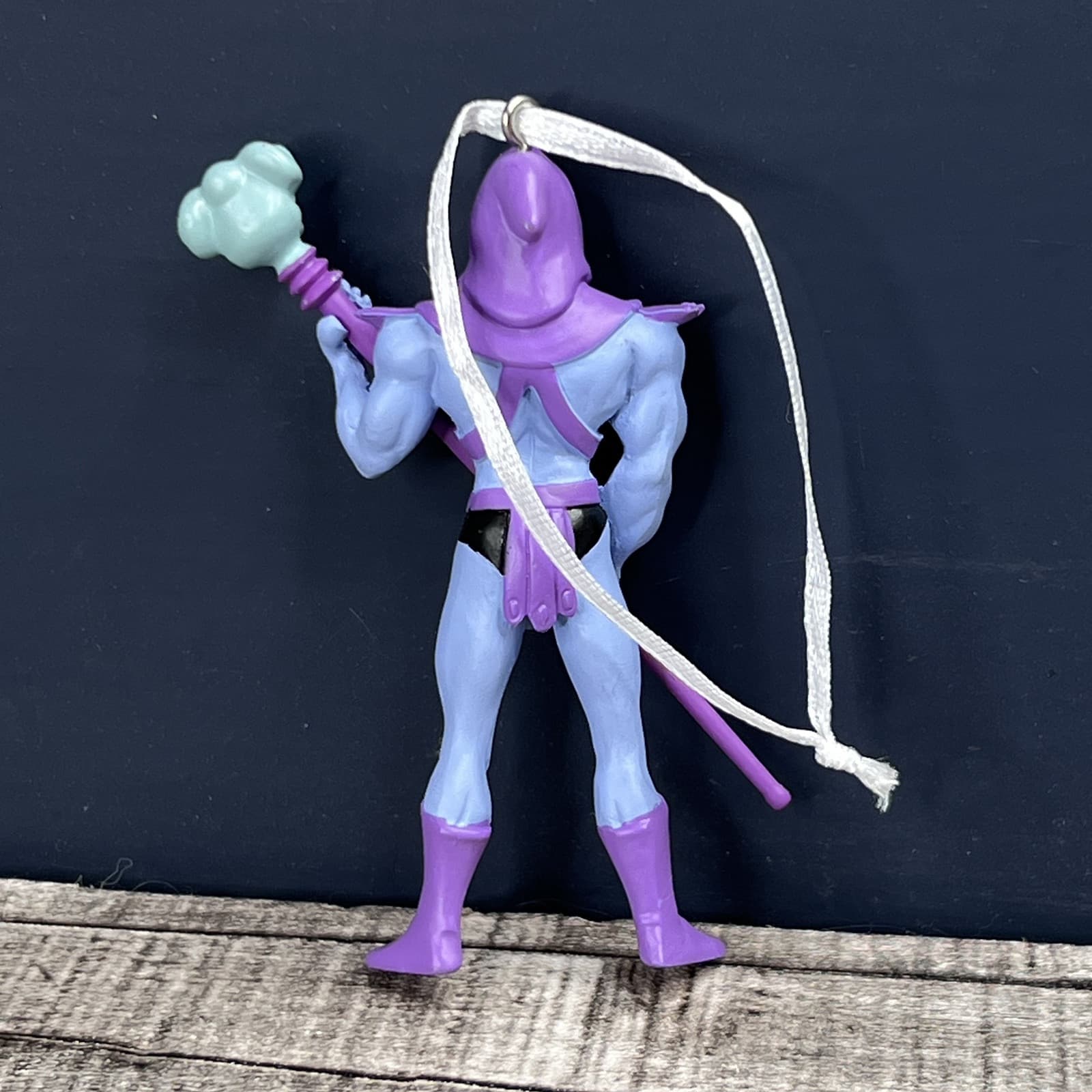 MOTU Skeletor Ornament 2022 Hallmark Christmas Masters of the Universe - Thumbnail 3