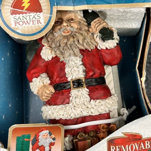 Santas Power Decorative Santa Claus Christmas Vertical 6 Outlet Wall Adapter - Thumbnail 3