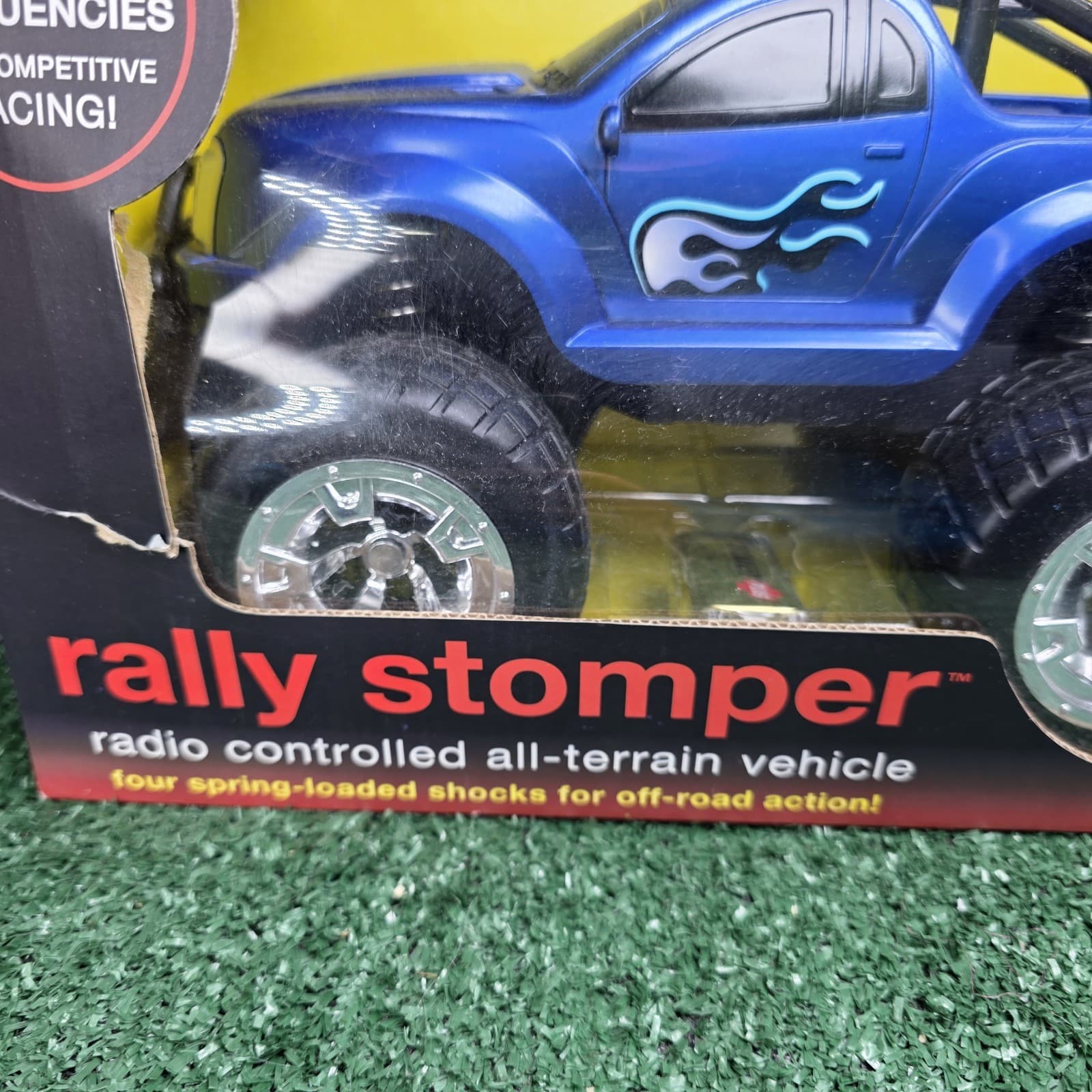 The Platinum Collection -Thunder Tumbler Radio Controlled Rally Car BLUE shift 3 - Thumbnail 2