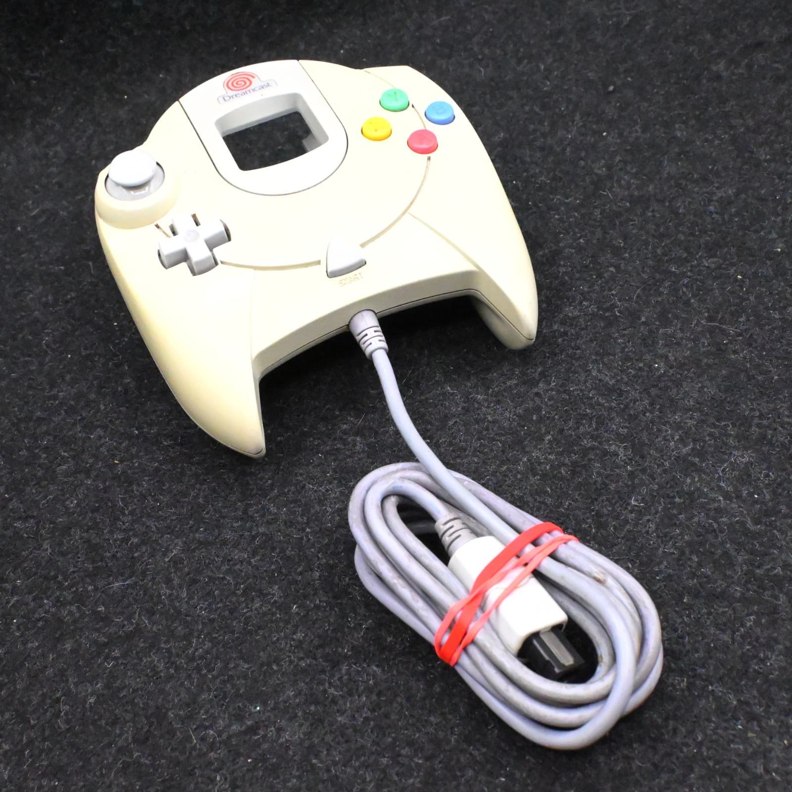 Sega Dreamcast Console (HKT-3020) Bundle w/ Controller & Cables - Thumbnail 13