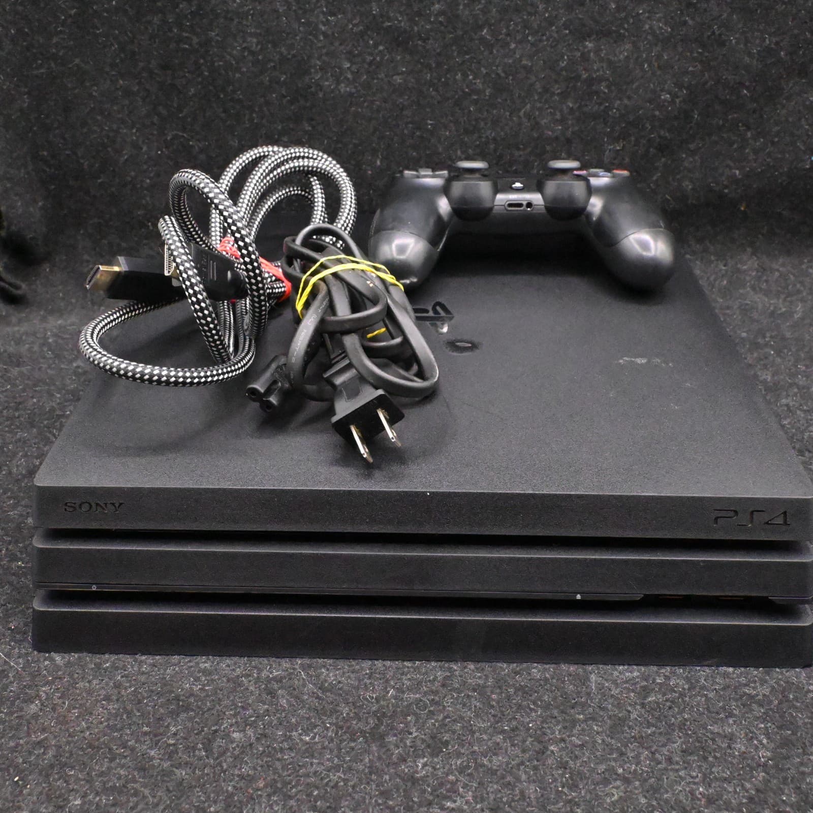 Sony PlayStation 4 Pro 1 TB CUH-7215B Black with Controller Hdmi Cord Tested - Thumbnail 2