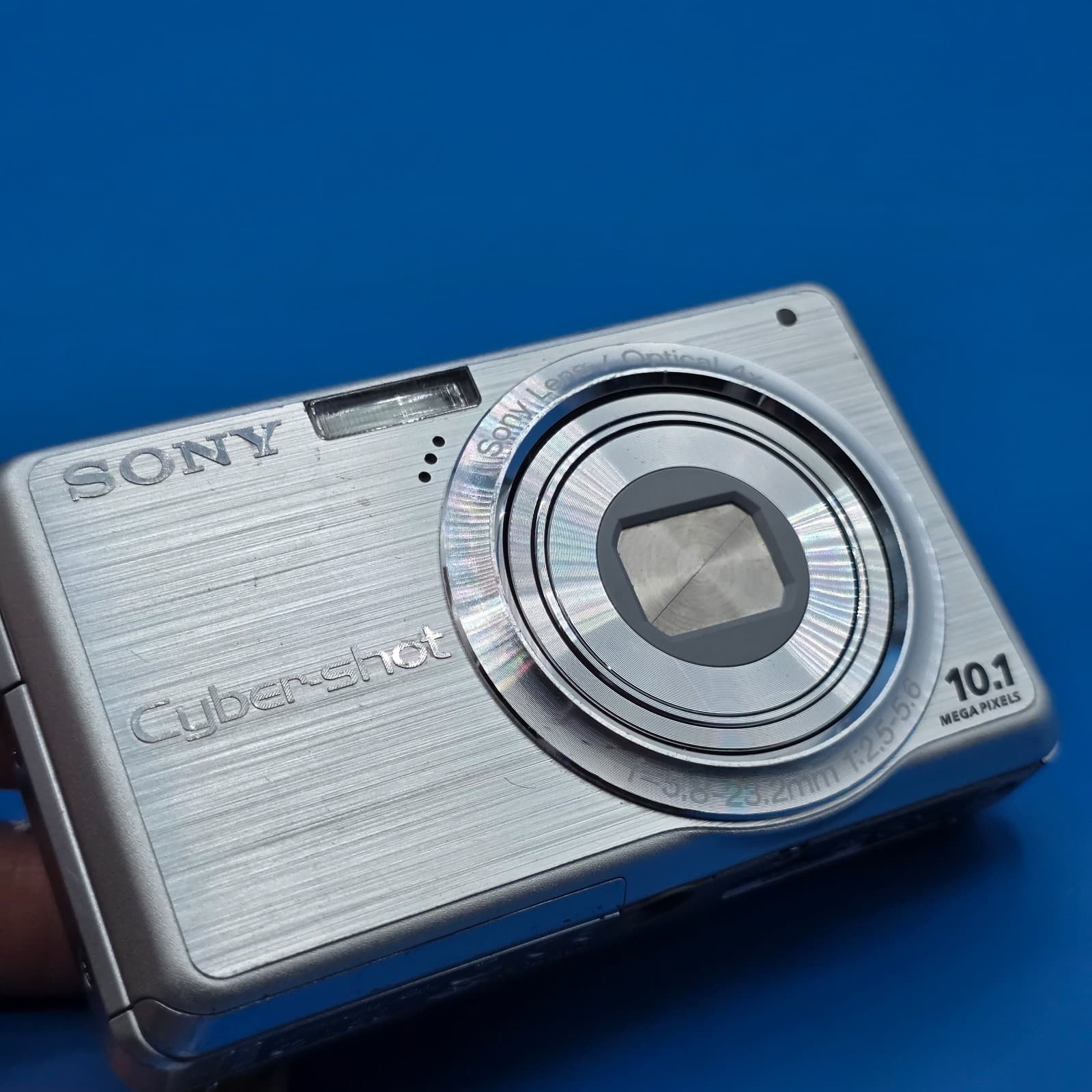 Sony Cyber-shot DSC-S950 10 MP 4× Optical Zoom Digital Camera w/ 2.7" LCD Silver - Thumbnail 11
