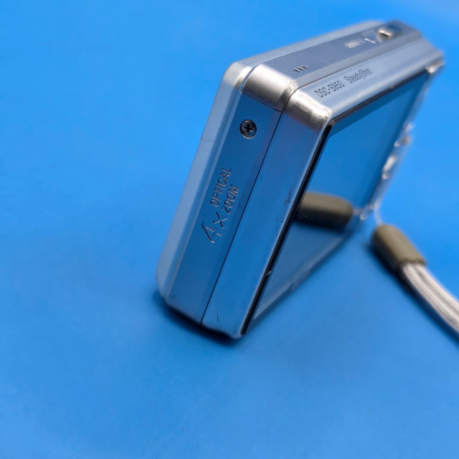 Sony Cyber-shot DSC-S950 10 MP 4× Optical Zoom Digital Camera w/ 2.7" LCD Silver - Thumbnail 6