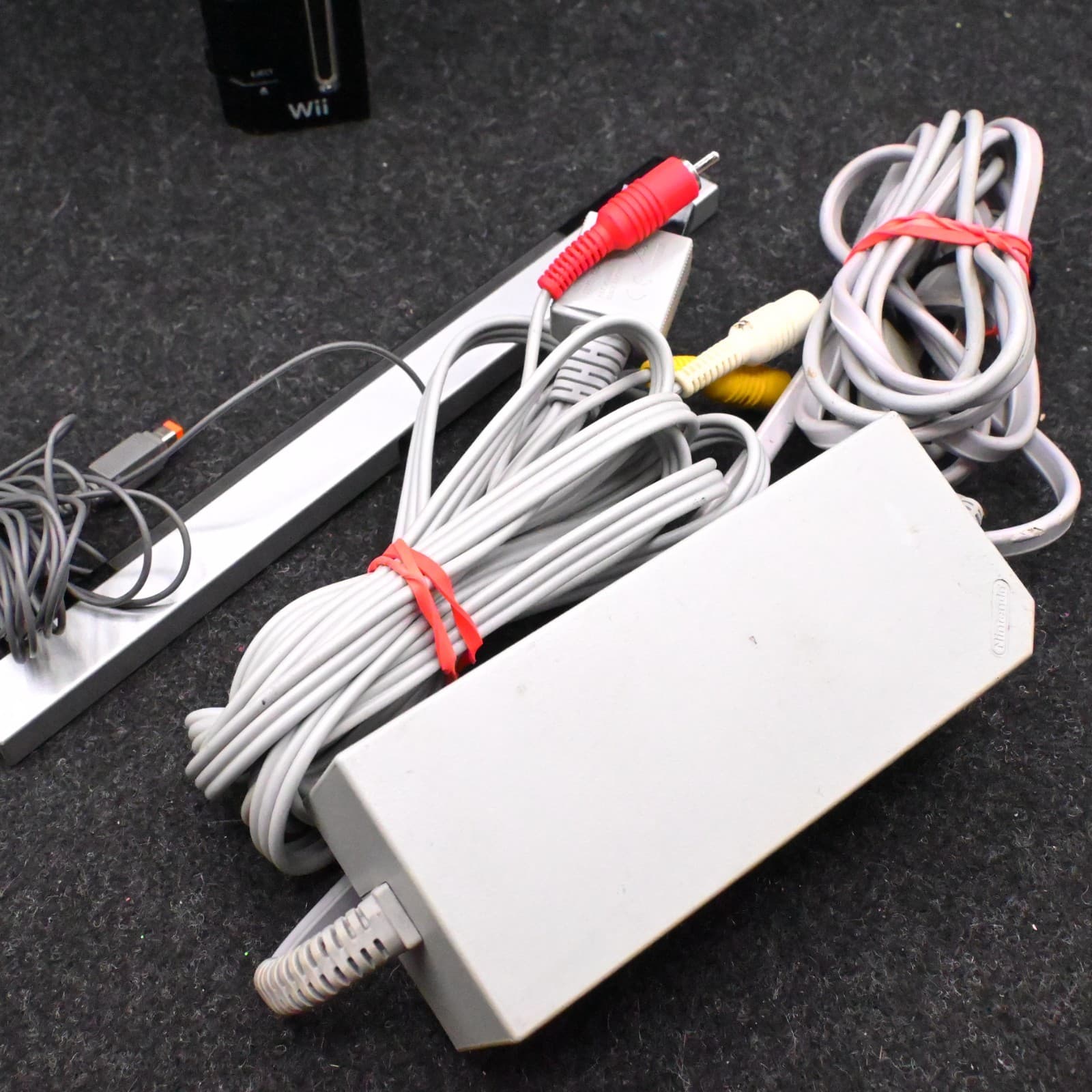 Nintendo Wii Console Bundle Black Tested RVL-001 GameCube Compatible - Thumbnail 3