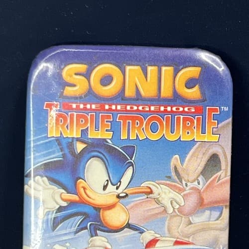Sonic the Hedgehog Triple Trouble Sega Game Gear Promo Pinback Button Pin - Thumbnail 2