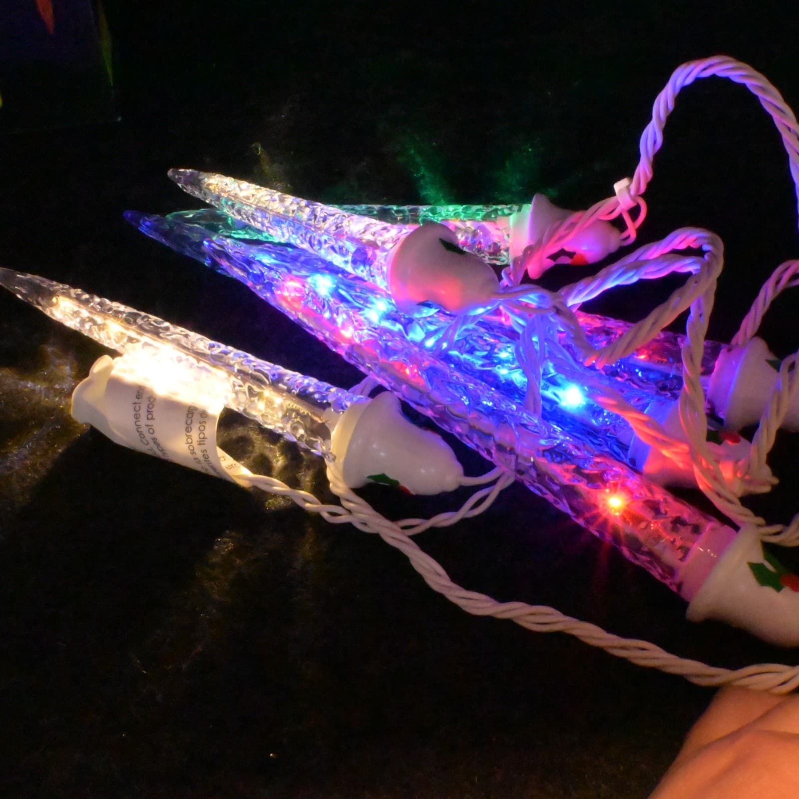 LED Lightshow Shooting Star 8 Count Multi-Color Icicle Lights Christmas Holiday - Thumbnail 10