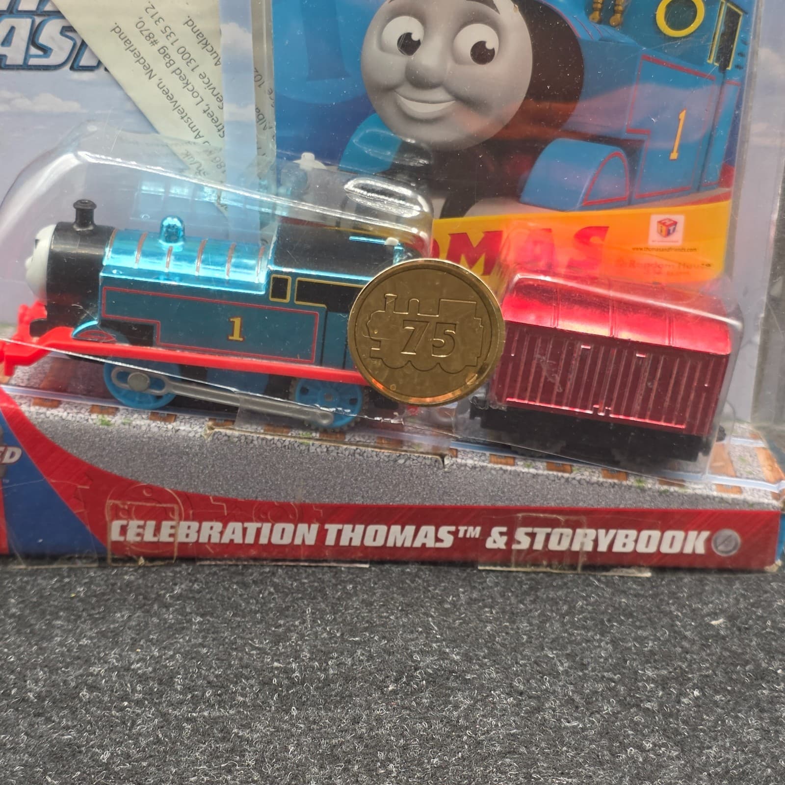 *BAD PACKAGING* Thomas & Friends - Track Master - Celebration Thomas & Storybook - Thumbnail 2