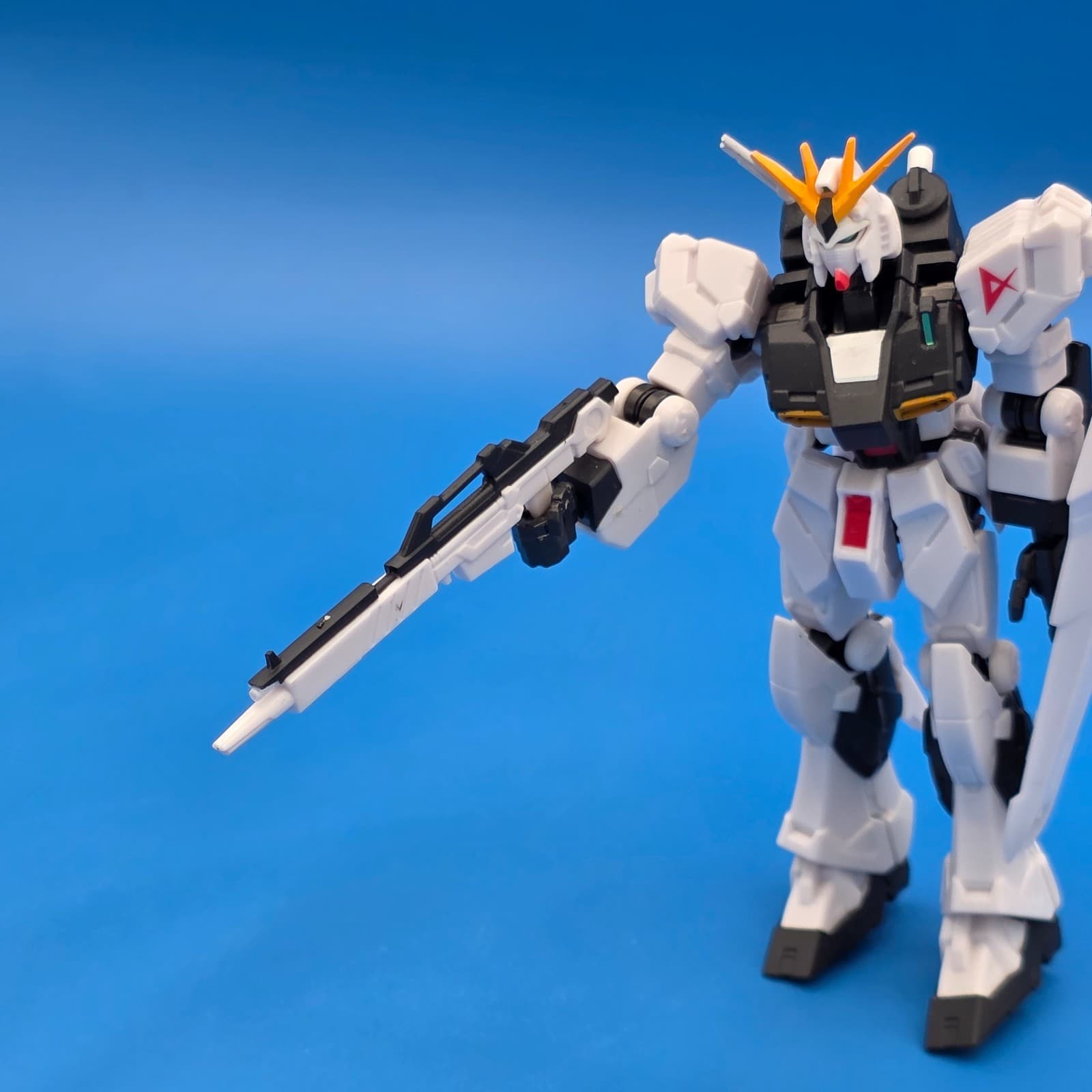 Bandai Mobile Suit Fighter Char’s Counterattack 93 Nu Gundam Action Figure - Thumbnail 6