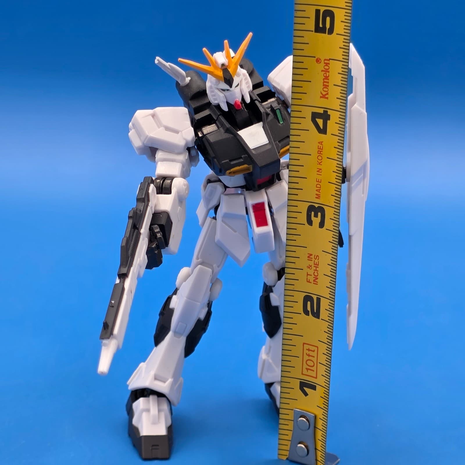 Bandai Mobile Suit Fighter Char’s Counterattack 93 Nu Gundam Action Figure - Thumbnail 2