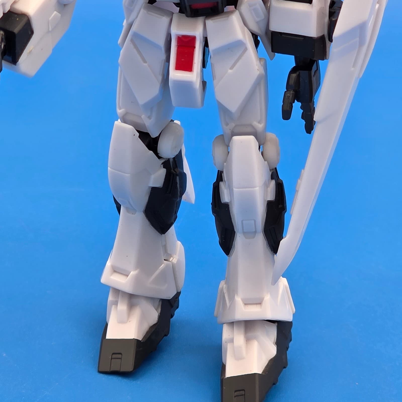 Bandai Mobile Suit Fighter Char’s Counterattack 93 Nu Gundam Action Figure - Thumbnail 4