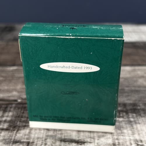 1993 Hallmark Keepsake Miniature Ornament I Dream of Santa Collector's Series - Thumbnail 2