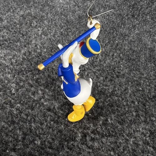 NOS 2000 HALLMARK DISNEY MICKEY'S HOLIDAY PARADE BATON TWIRLER DAISY ORNAMENT - Thumbnail 4