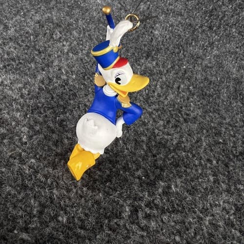 NOS 2000 HALLMARK DISNEY MICKEY'S HOLIDAY PARADE BATON TWIRLER DAISY ORNAMENT - Thumbnail 5