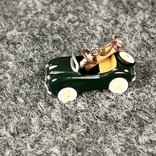 Hallmark Keepsake 1949 Gillham Sport Miniature Car Ornament 2004 - Thumbnail 4