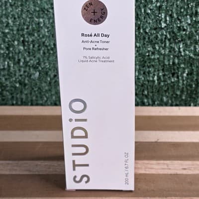 Artistry Studio Rose All Day Anti-Acne Toner + Pore Refresher 6.7oz Amway - Thumbnail 2