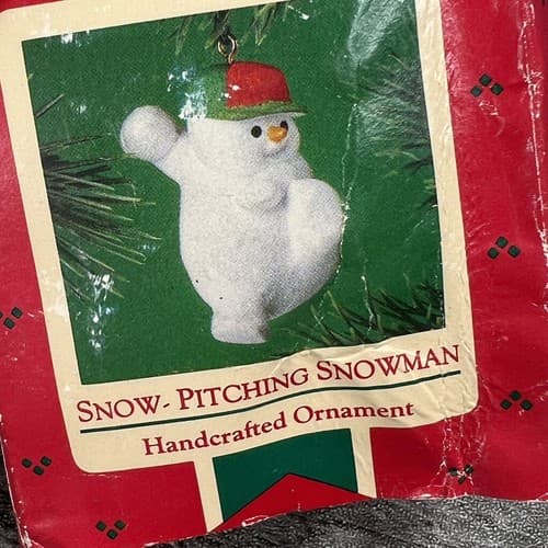 Vintage Hallmark Keepsake Ornament Snow-pitching Snowman 1985 - Thumbnail 2