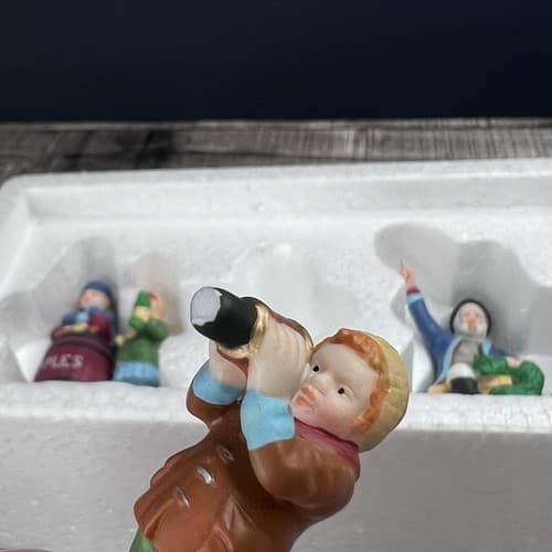 *DAMAGED* Dept 56 New England Village - The Old Man and the Sea - Set of 3 - Thumbnail 3