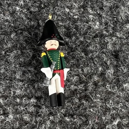 Vintage Hallmark Keepsake Miniature 1999 Miniature Clothespin Soldier 5th - Thumbnail 5