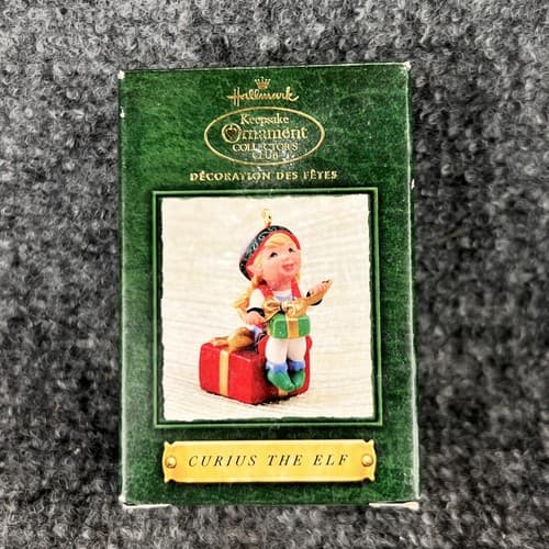 2002 Hallmark Keepsake Ornament Curious The Elf - Collector's Club - Thumbnail 2