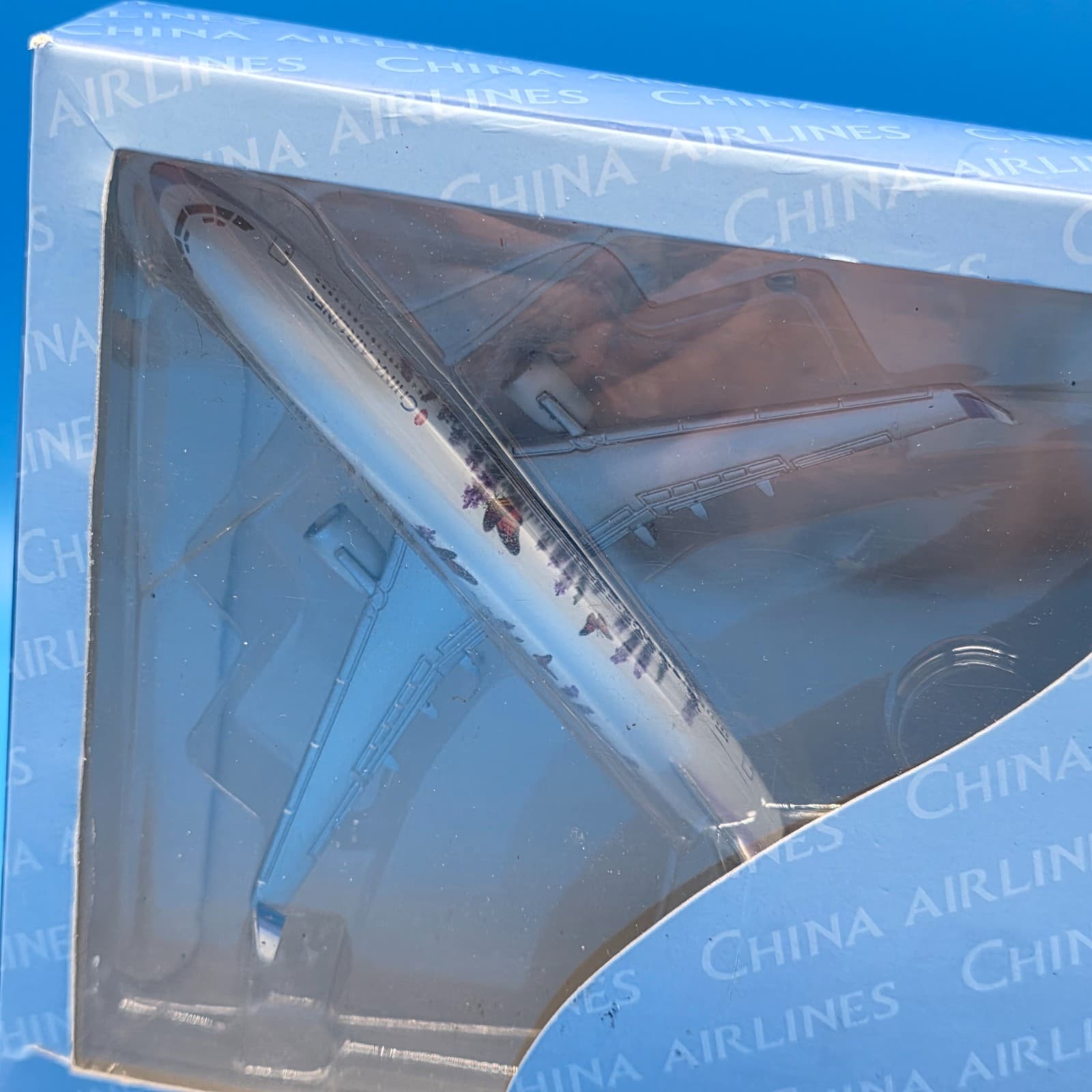 China Airlines Boeing 737-800 Airplane Models 1/300 scale Butterflies - Thumbnail 3
