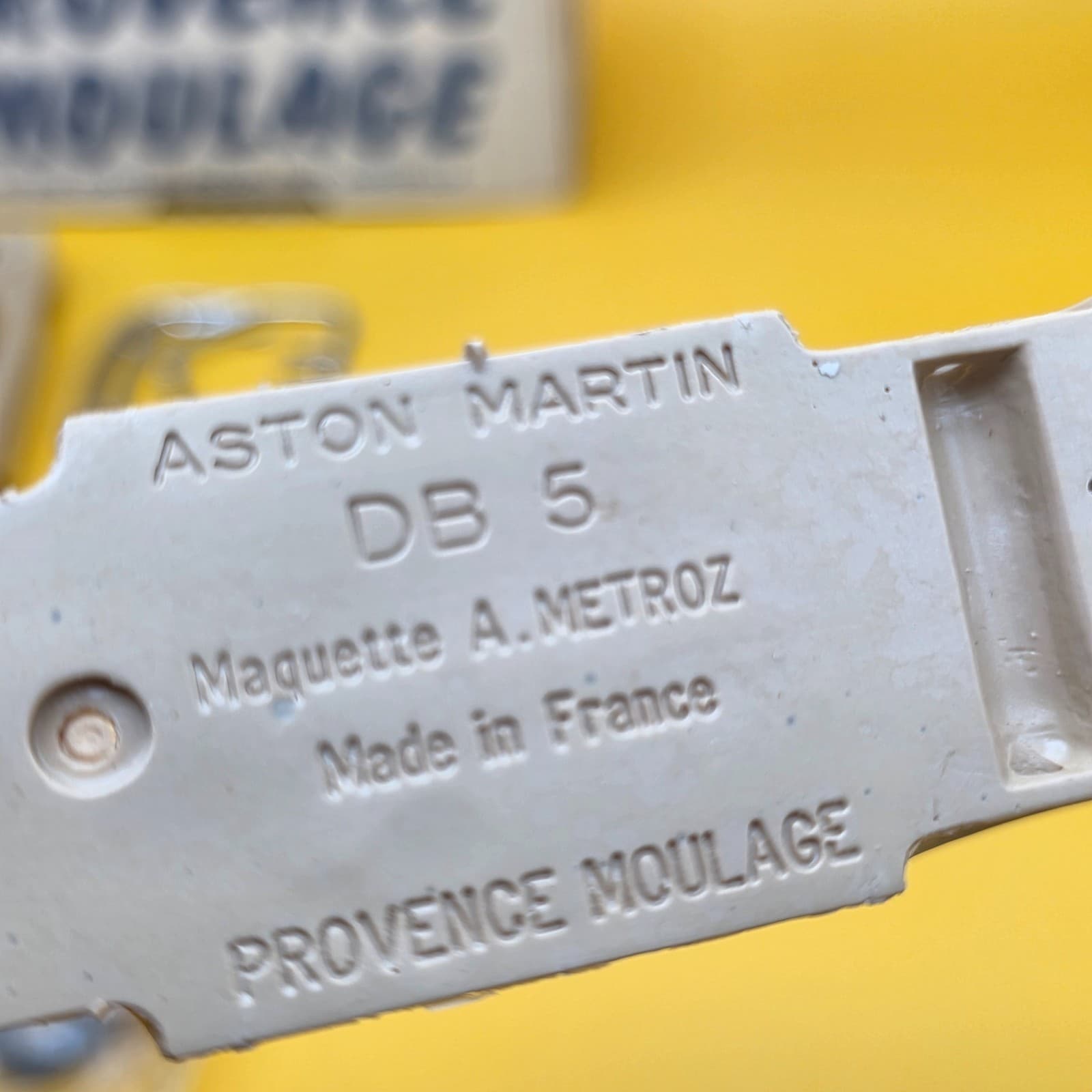 Provence Moulage 64 Aston Martin DB5 Coupe France Resin Model Car Kit 1:43 Scale - Thumbnail 9