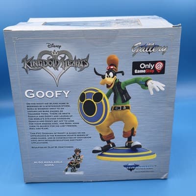 NEW Disney Kingdom Hearts Gallery Gamestop Exclusive Goofy Statue Diamond Select - Thumbnail 3
